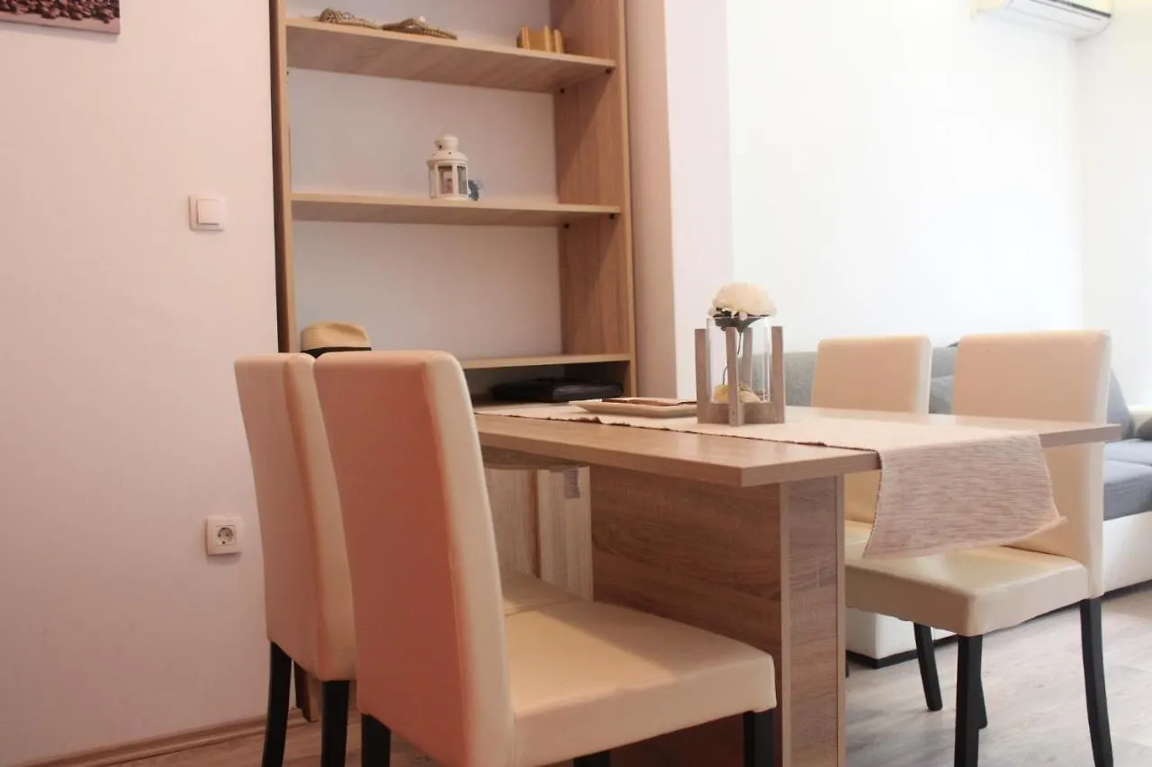 Apartment One Bedroom Apt With Wifi Split
