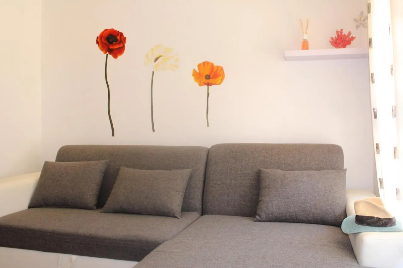 One Bedroom Apt With Wifi Split Apartment