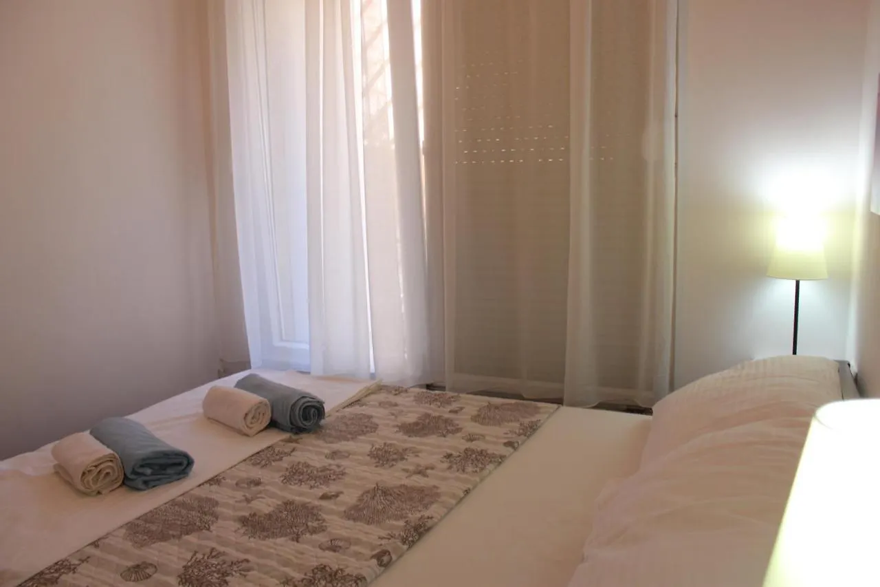 Apartment One Bedroom Apt With Wifi Split